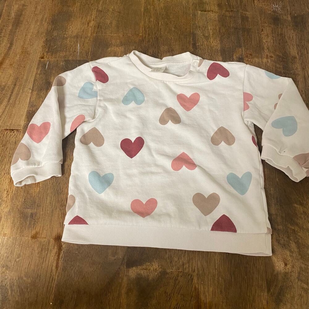 H&M ivory neutral hearts crew sweatshirt‎ SIZE 2T